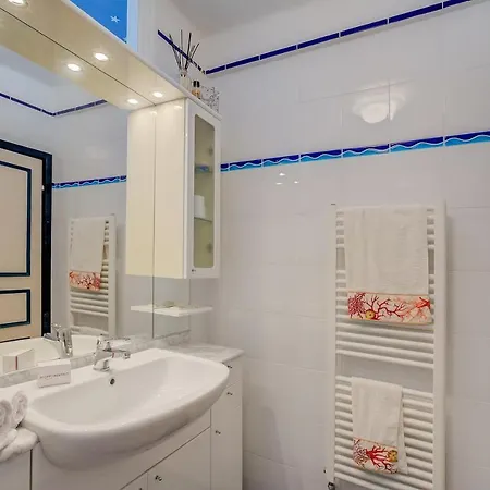Il Bijou Di Rossella - Beach Front Duplex With Balcony - Happy Rentals אלסיו