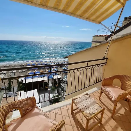 דירה Il Bijou Di Rossella - Beach Front Duplex With Balcony - Happy Rentals אלסיו