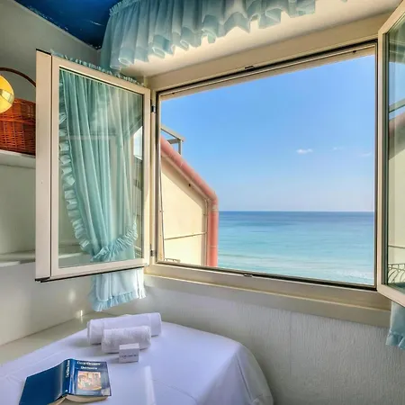 Apartman Il Bijou Di Rossella - Front- Happy