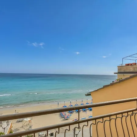 Il Bijou Di Rossella - Beach Front Duplex With Balcony - Happy Rentals דירה